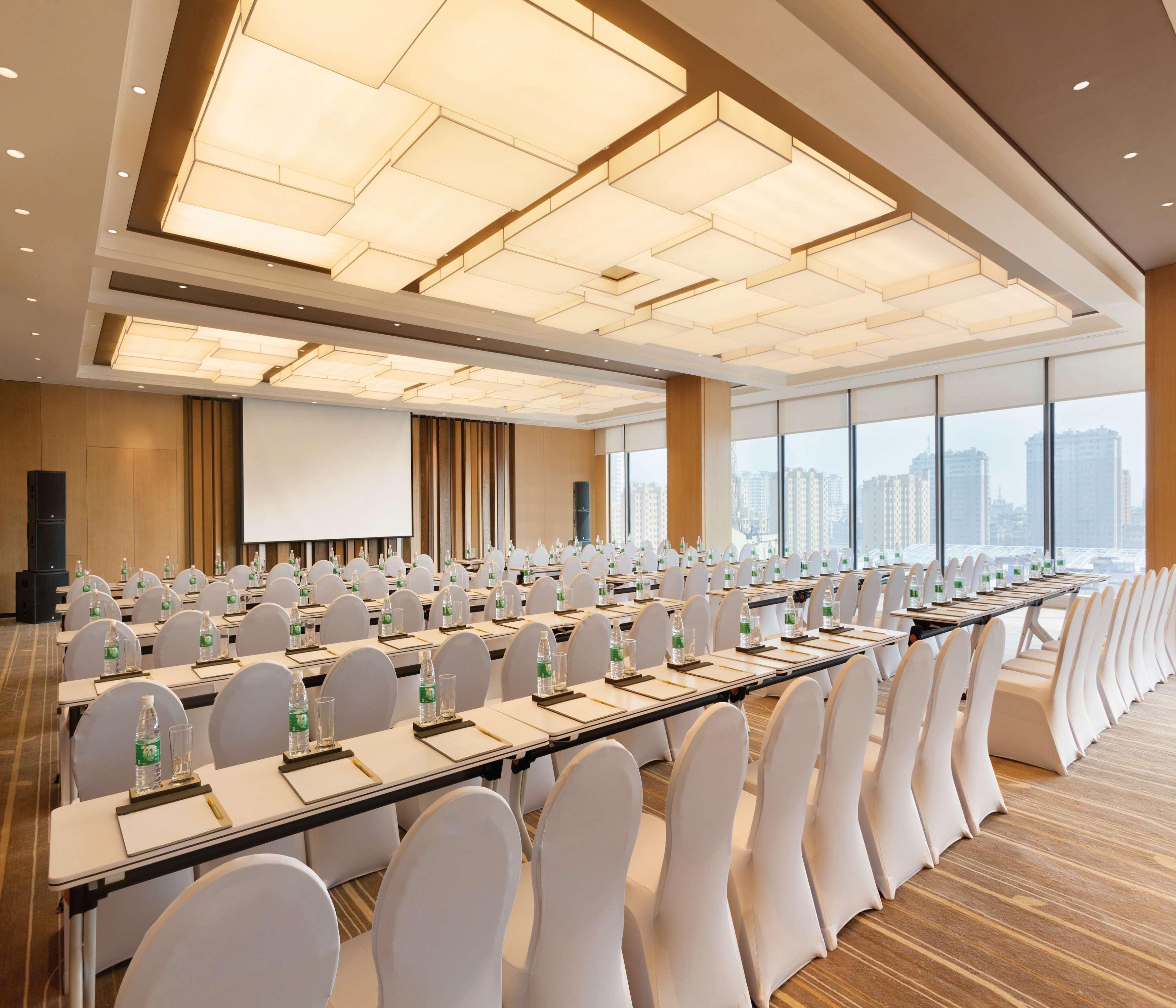 Hilton Garden Inn Dandong Exterior photo